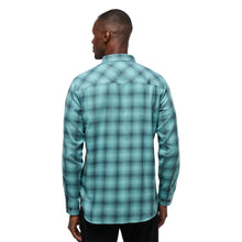 Load image into Gallery viewer, TravisMathew Cloud Plaid Mens Flannel
 - 2