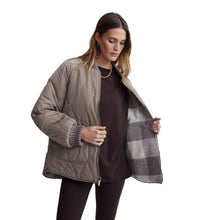 Load image into Gallery viewer, Varley Reno Reversible Womens Jacket
 - 3