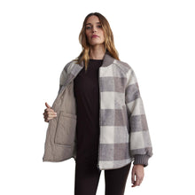 Load image into Gallery viewer, Varley Reno Reversible Womens Jacket - Fungi/M
 - 1