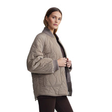 Load image into Gallery viewer, Varley Reno Reversible Womens Jacket
 - 4